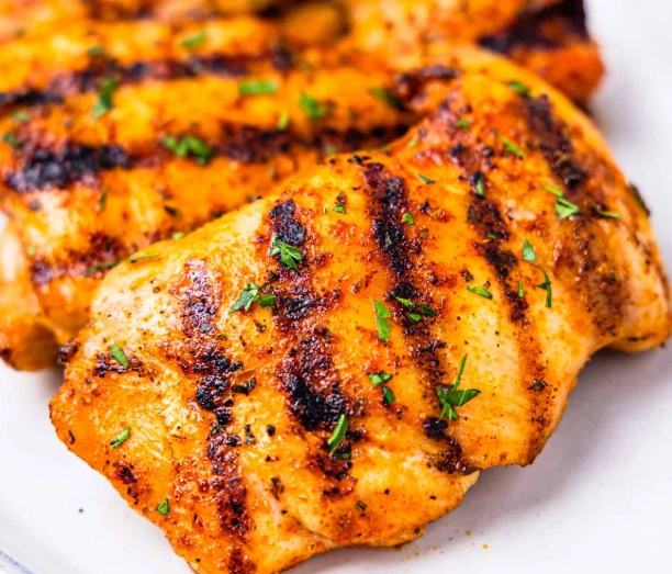 chicken thigh calories cooked