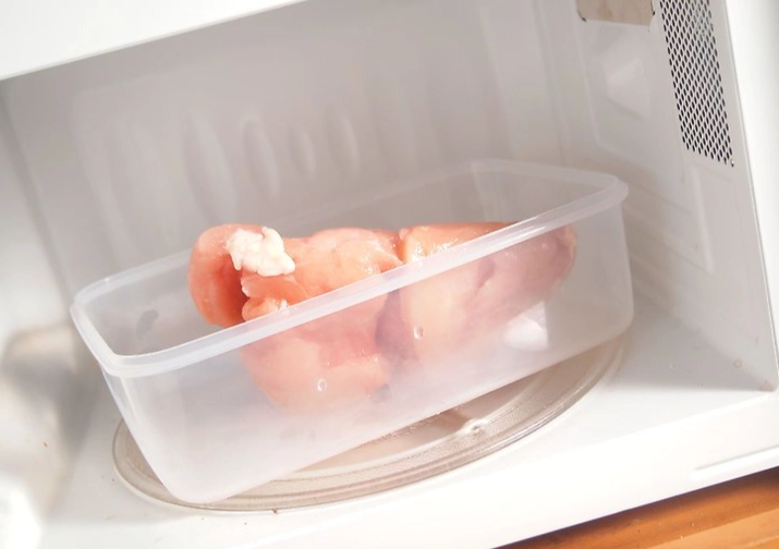 safe chicken thawing