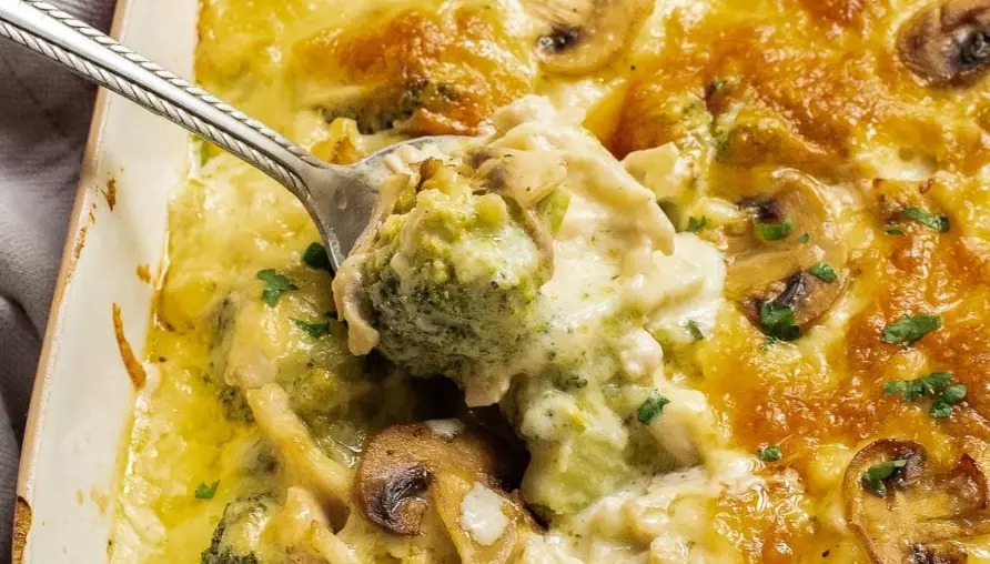 Ultimate Broccoli Chicken Casserole Recipe (Easy & Healthy)