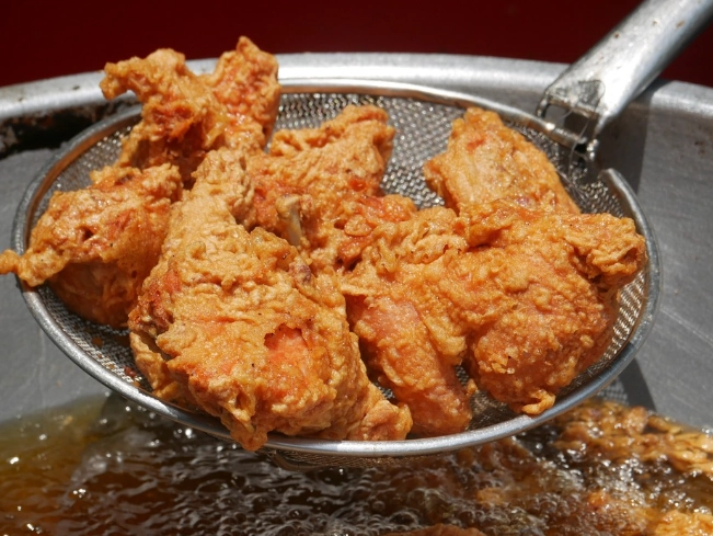 oil temp for frying chicken