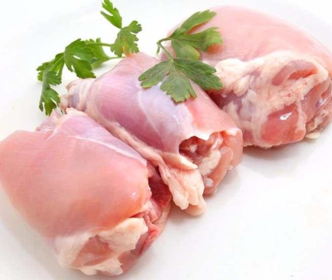 calories in boneless skinless chicken thigh