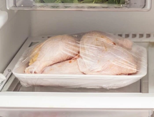 how long to thaw frozen chicken