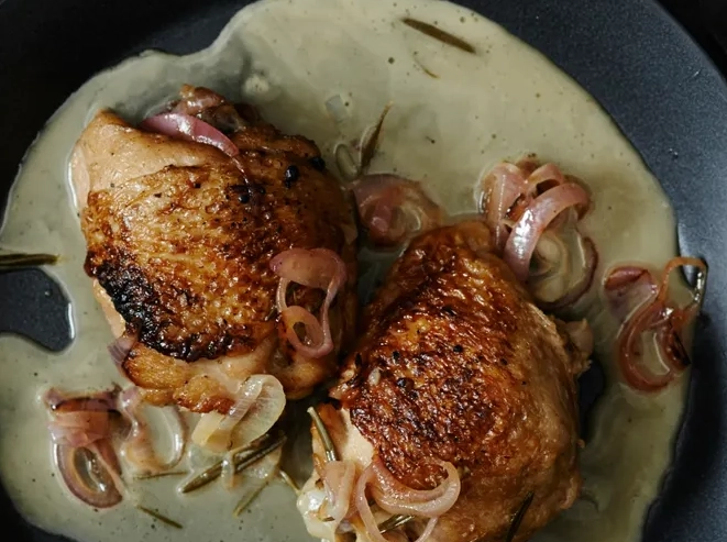 dark vs white chicken