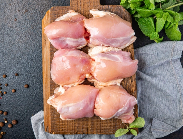 chicken thigh protein