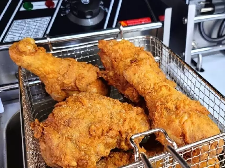 best oil for deep frying chicken