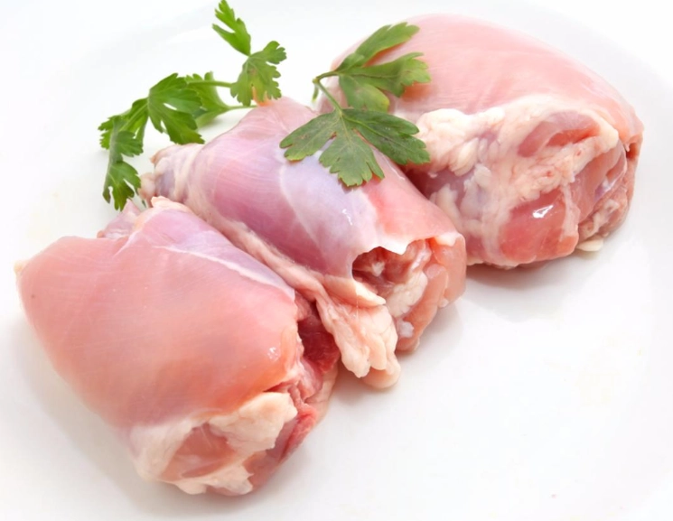 skinless chicken thigh calories