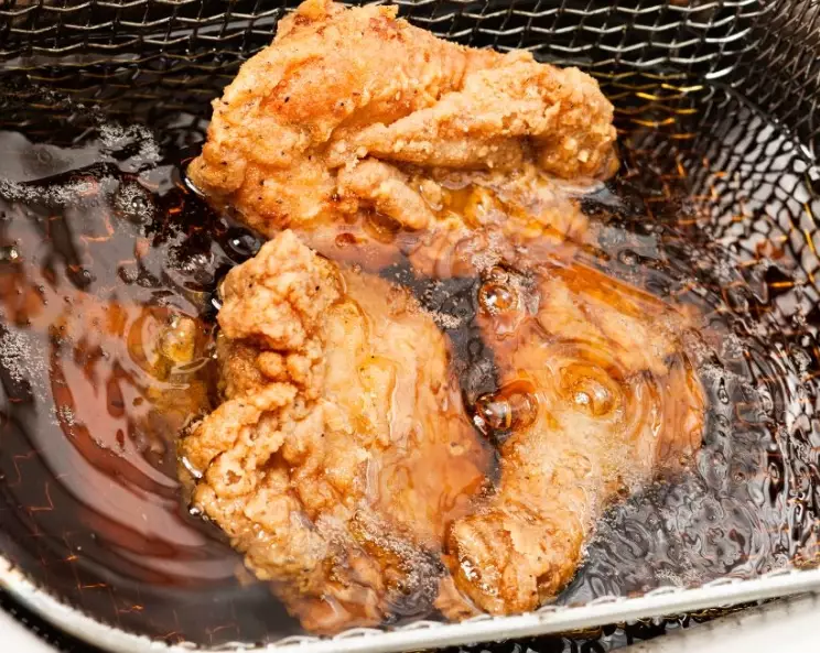 best temperature to deep fry chicken