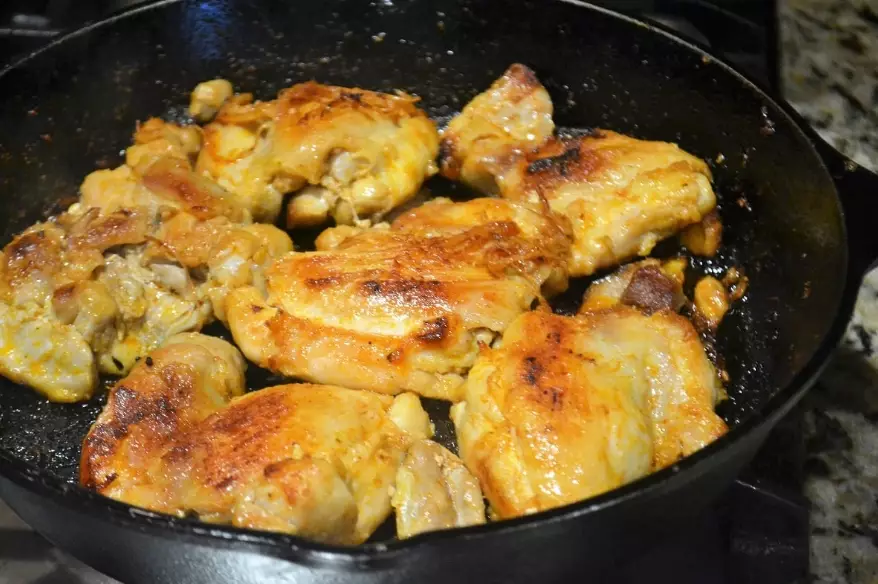 fry chicken thighs temperature