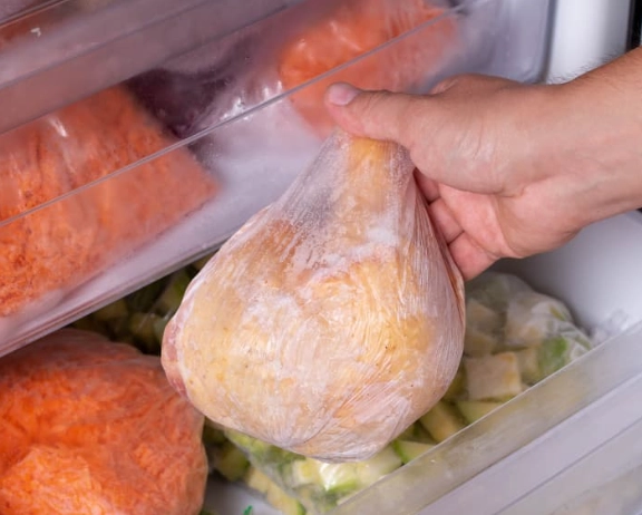 how to defrost chicken in fridge