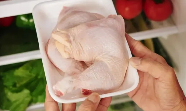 how to defrost chicken in fridge